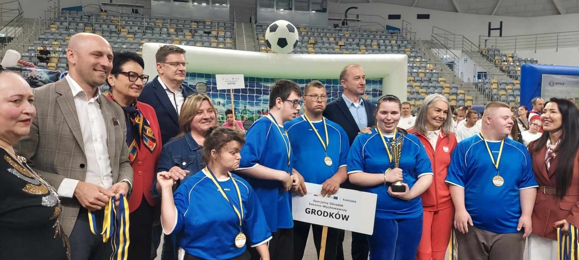 Wielkie emocje i sportowy duch: Nasi uczniowie na XXV Igrzyskach „Bez barier”