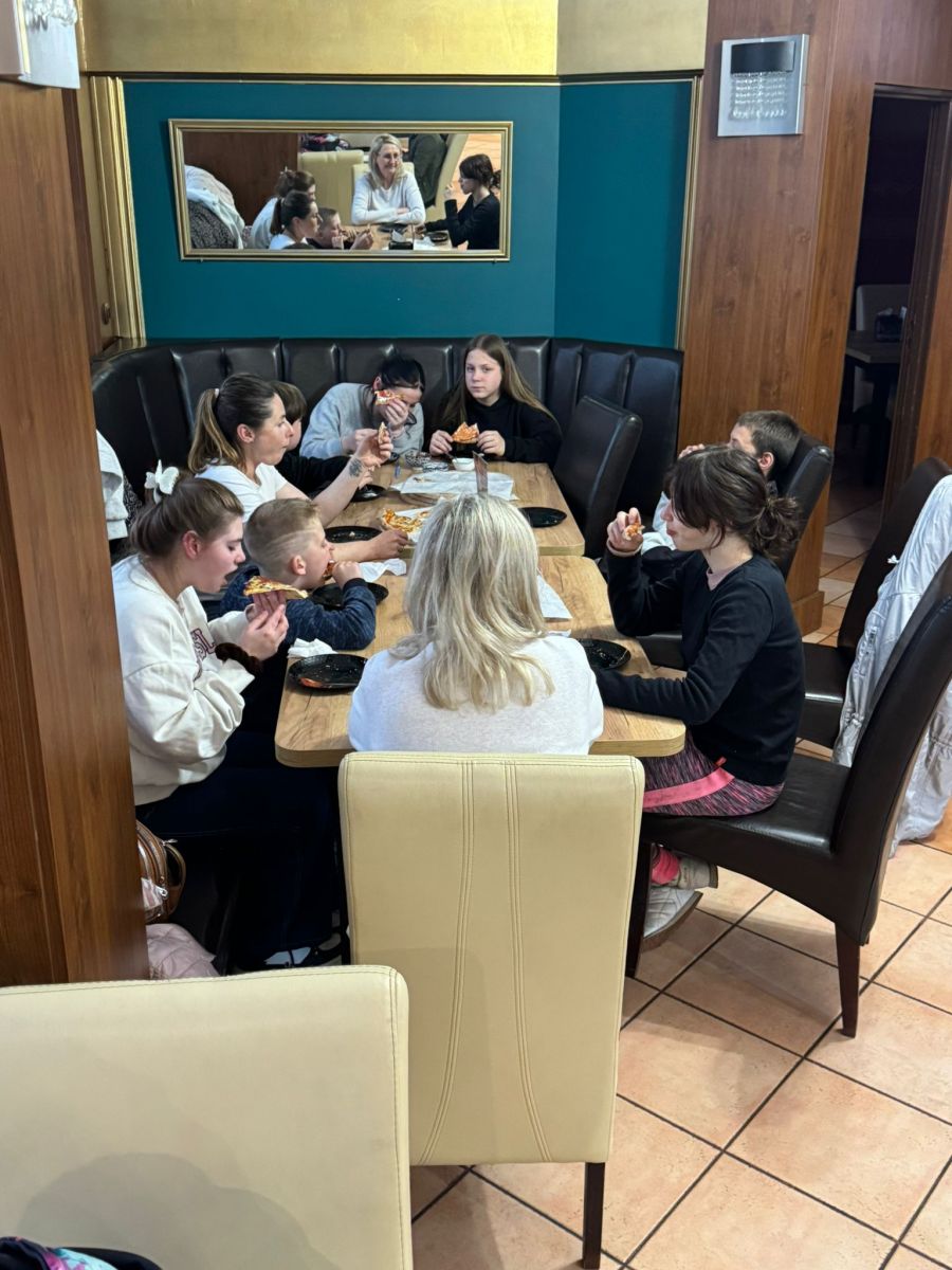 Wspólne wyjście do restauracji jako nagroda i lekcja samodzielności